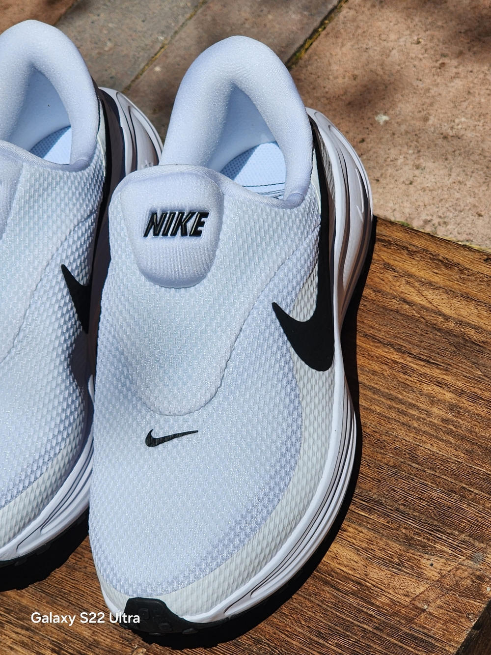 Nike Revolution 8 EasyOn Men's White Road Running Shoes Size 7.5/Women Size 9 - Picture 6 of 9